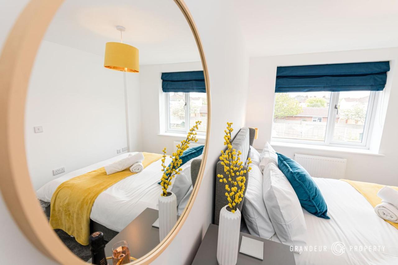 Denmark House By Grandeur Property Villa Poole Esterno foto